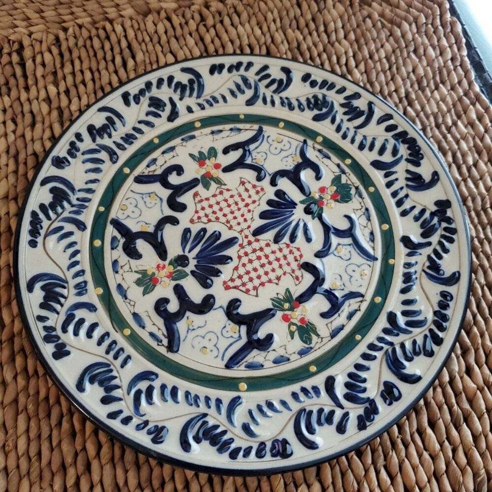 Hand Painted Expressions Hanging Plate Mediterranean Style Design 8" Plate